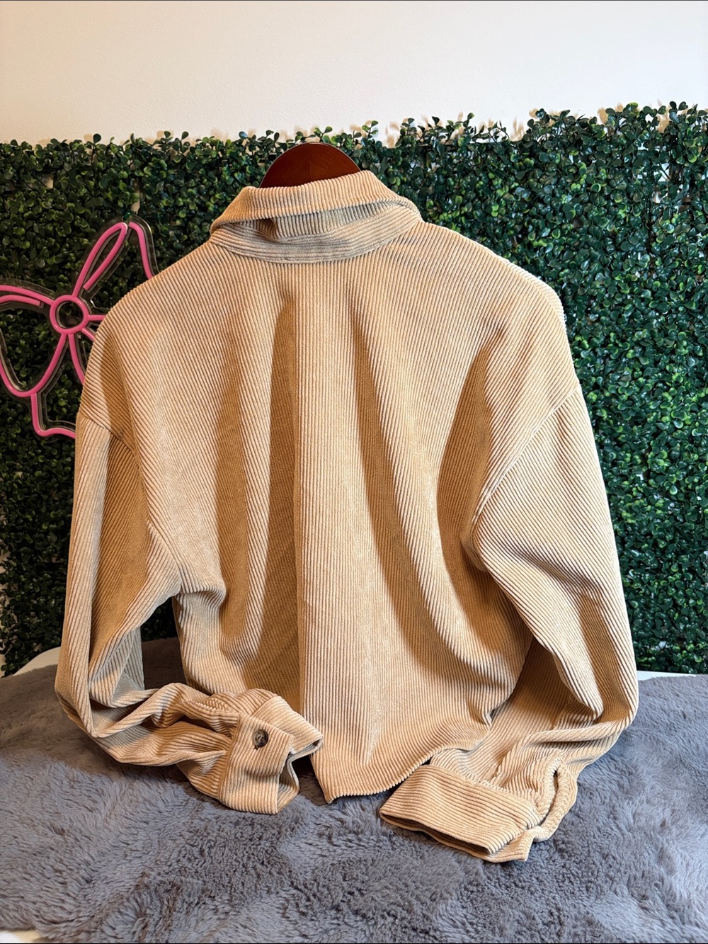 Blu Pepper Beige Corduroy Shacket Size Medium - Picture 2 of 3